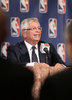 会見に臨む米プロバスケットボール協会（NBA）のデビッド・スターン（David Stern）コミッショナー（2012年10月25日撮影）。(c)AFP/Getty Images/Alex Trautwig