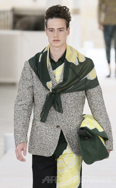 img_ddb4af2fca71f841796fba0dd1  