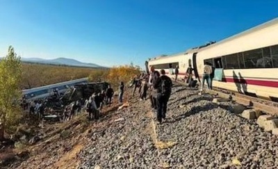 スペインの列車衝突事故　初期調査で人的ミスが原因の可能性