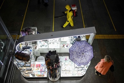 モスクワでコロナ規制再開 ロシアの死者、過去最多の1015人に