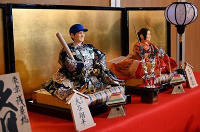 大谷翔平、北口榛花のひな人形お披露目