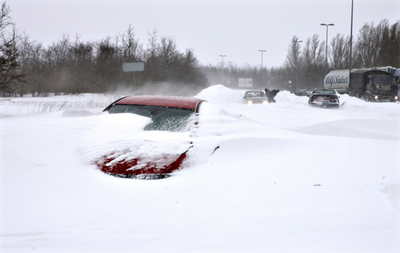 大吹雪で交通機関がまひ、数百便欠航 - デンマーク