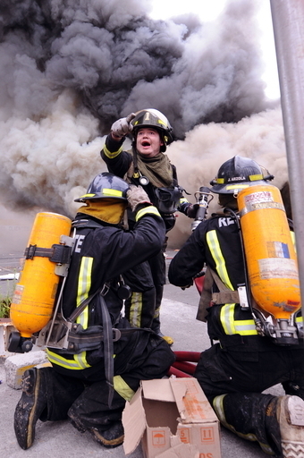 チリ大地震、死者723人に 政府は国際支援要請