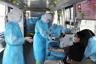 新型ウイルス治癒者の血漿使い治療、重篤患者が退院 中国・武漢
