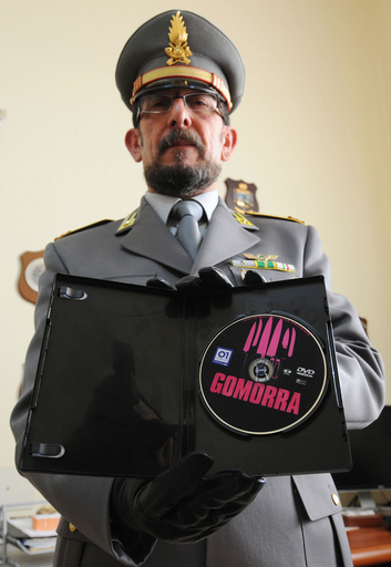 伊マフィア、自身が題材の話題作映画DVDの海賊版を販売