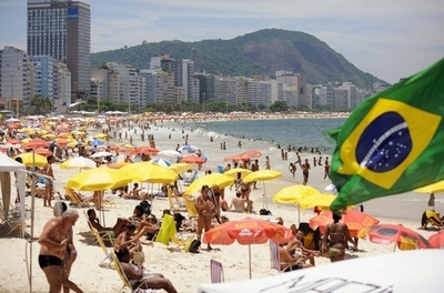 「セックスして健康になろう」 ブラジル保健相が呼びかけ