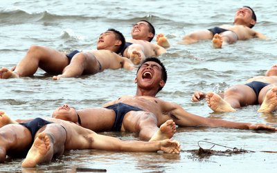 韓国軍の特殊部隊、真夏の上陸訓練