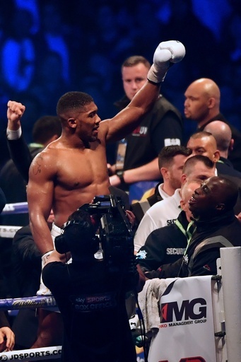 クリチコとの再戦「やってもいい」―激闘制したヘビー級王者ジョシュア