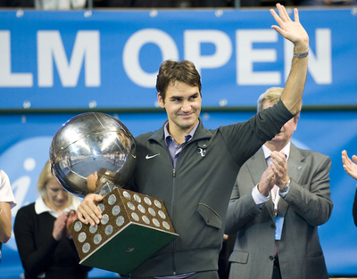 フェデラー通算64勝目、サンプラス氏に並ぶ ストックホルム・オープン