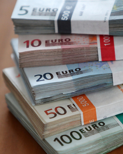 死亡した高齢姉妹の2.5億円が消える、清掃員らを起訴 仏