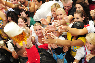 飲酒と乳がんの因果関係、欧州女性の5人に1人しか知らず WHO