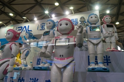 寂しい子どもの友だちに…ヒト型ロボット「iPal」発売 中国