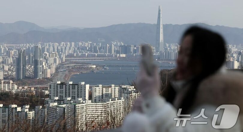 ソウル・南山から見渡した市内のマンション群(c)news1