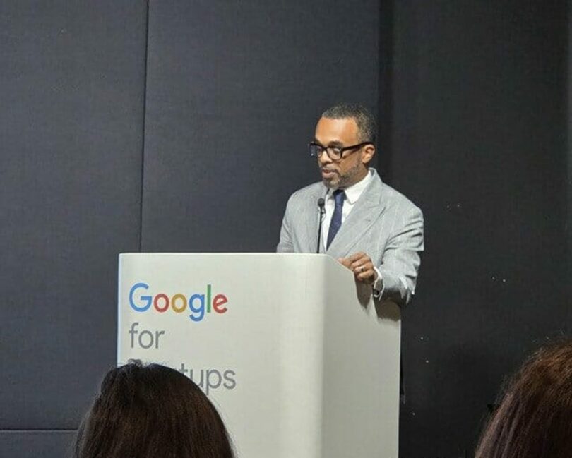 9月9日に開かれた記者懇談会で発表するターナー副社長(c)KOREA WAVE