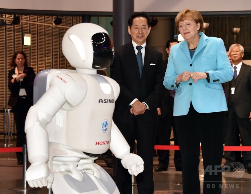 アシモも歓迎、メルケル独首相が来日