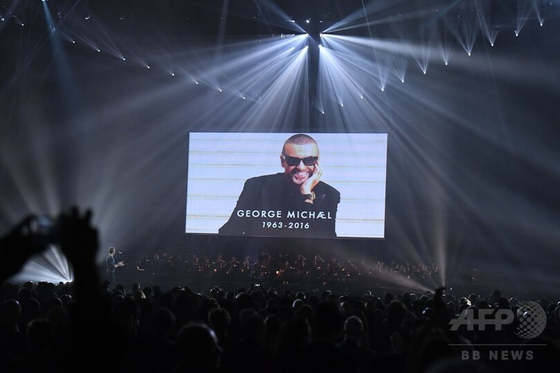 英ブリット賞、D・ボウイさん2部門受賞 G・マイケルさん追悼も