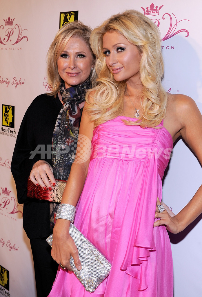 パリスが手がけるビューティ商品、発売記念パーティ開催