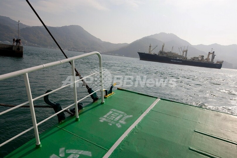 捕鯨船「日新丸」、南極海に向け出港