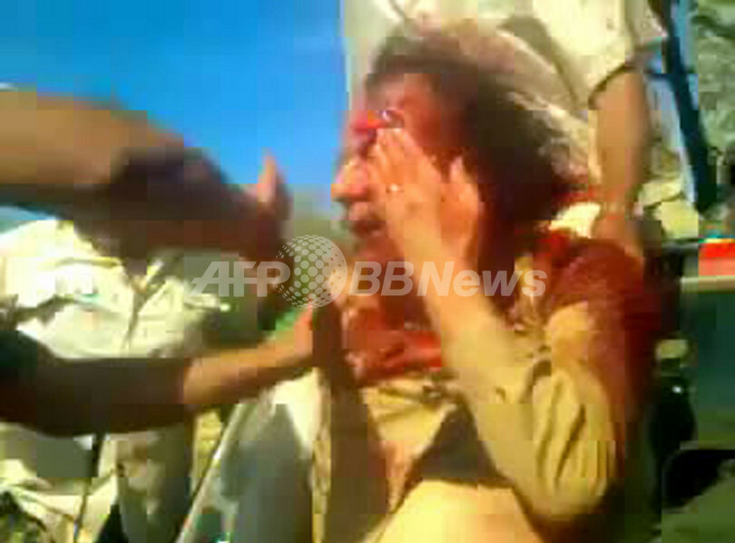 「カダフィ氏の検視解剖行わず」リビア部隊司令官