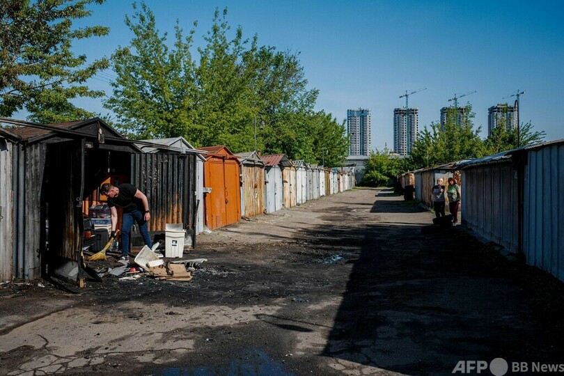 首都キーウに「前例のない空爆」続く ウクライナ