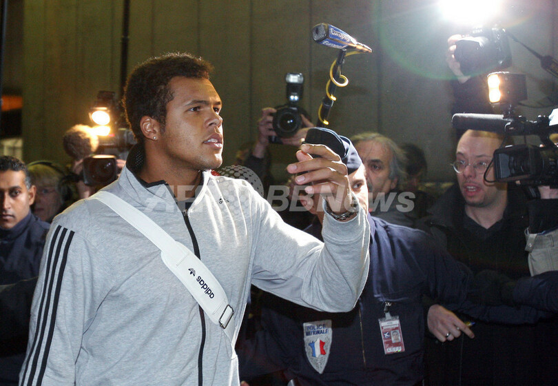 全豪準優勝のジョーウィルフリード・ツォンガ フランスに凱旋帰国