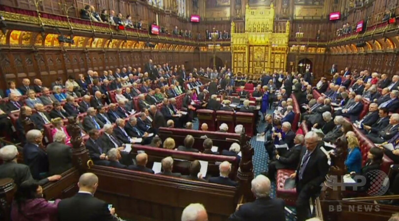 英EU離脱通知法、上院が修正案を可決 成立に遅れ