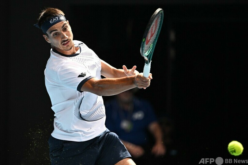 アルカラスがソネゴ振り切って3回戦へ 全豪OP