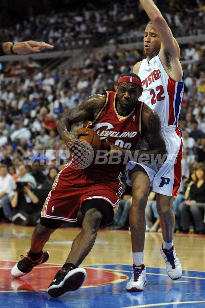 キャバリアーズ 3連勝で準決勝進出に王手、NBAプレーオフ