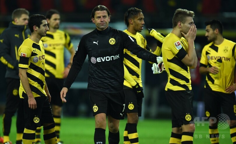 ドルトムント、10人のアウクスブルクに敗れ最下位脱出ならず