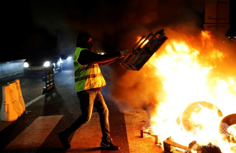 フランス、燃料価格高騰への抗議デモ続く 負傷者400人超に ピカチュウも「動員」