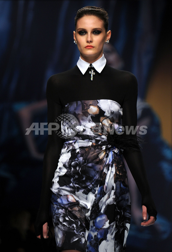 ＜12/13年秋冬ミラノコレクション＞ロッコ バロッコ