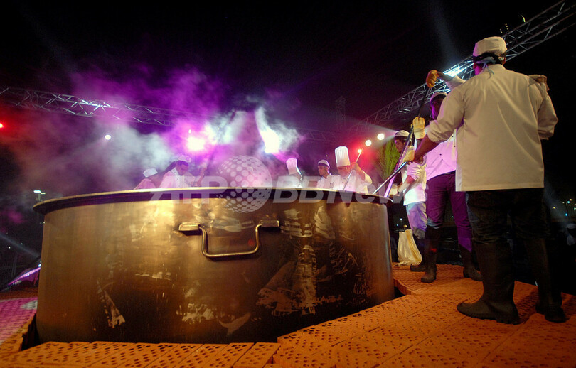 サウジアラビアでスープの世界記録7500リットル