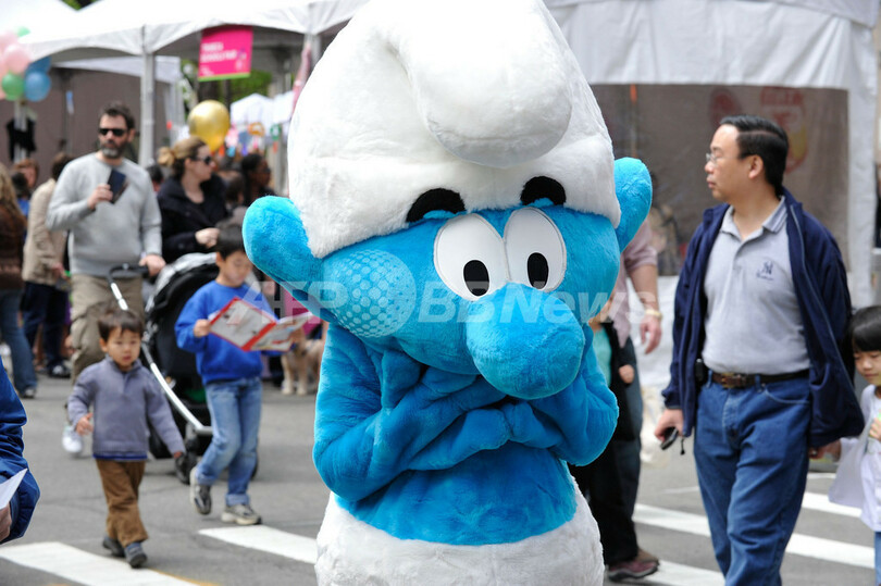 親子で「スマーフ」商品を万引き、ベルギー