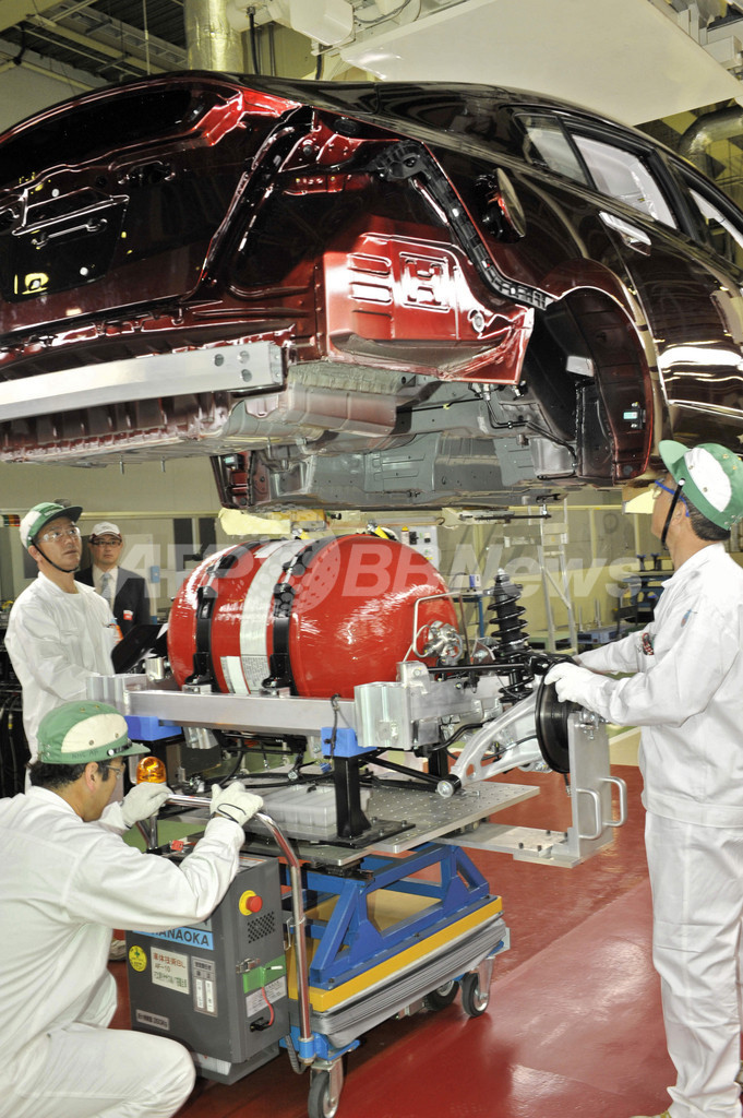 ホンダの新型燃料電池車「FCXクラリティ」、走行試験を公開