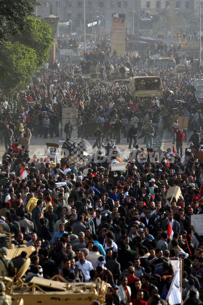 カイロで反政府派に大統領派が発砲、4人死亡　エジプト