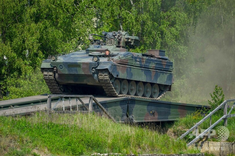 ドイツでNATO即応部隊の訓練、メルケル氏視察