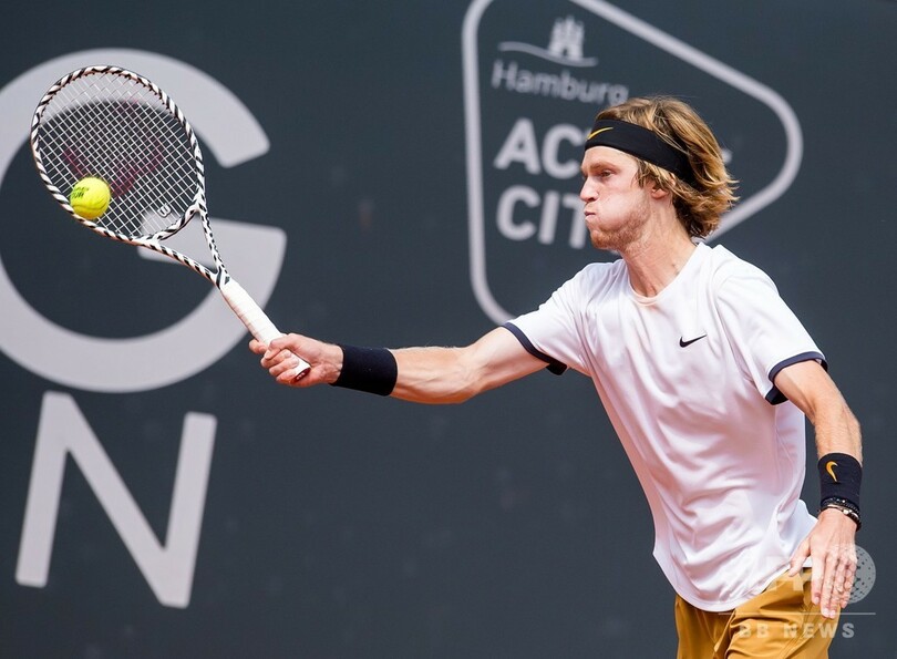 バシラシビリがハンブルクOP連覇、ルブレフに競り勝つ