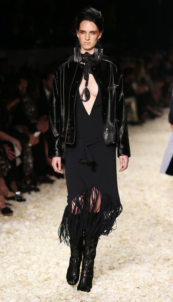 生まれ育ったサンタフェから着想を得たボヘミアンシック、「トム フォード」15/16年秋冬