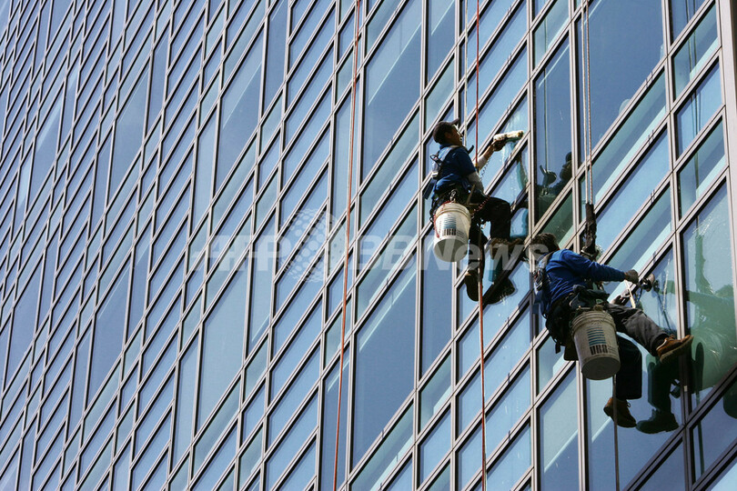 47階から落下した男性、クリスマスに意識を取り戻し奇跡の回復