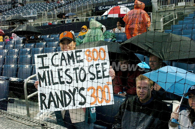 ランディ・ジョンソン メジャー通算300勝を達成