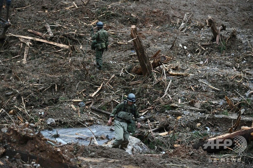 避難所にはコロナ懸念でパーテーション、九州豪雨 救助難航
