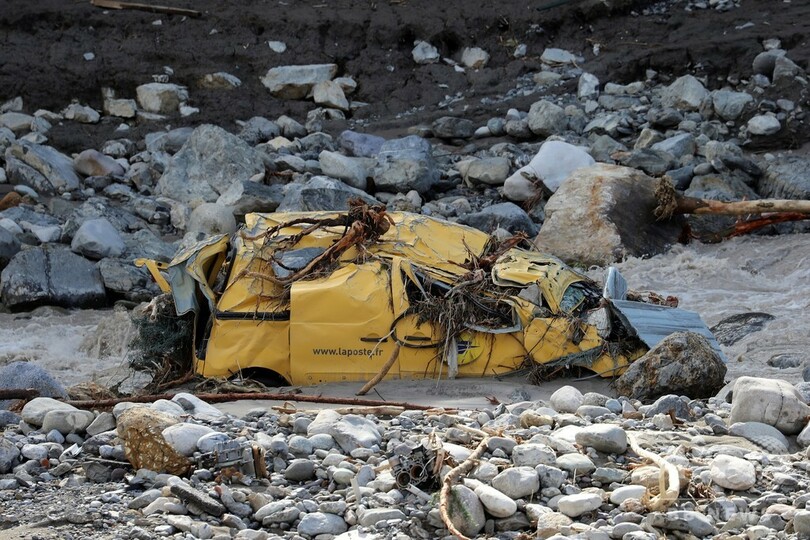 仏伊国境の洪水で甚大被害 死者計6人、さらに増える恐れ