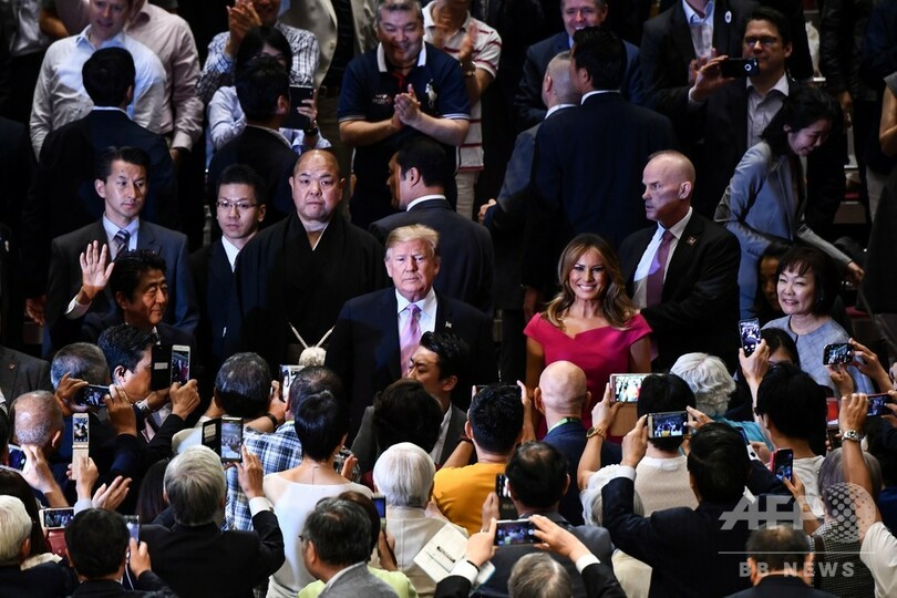 トランプ氏が大相撲夏場所を観戦、米大統領杯を授与