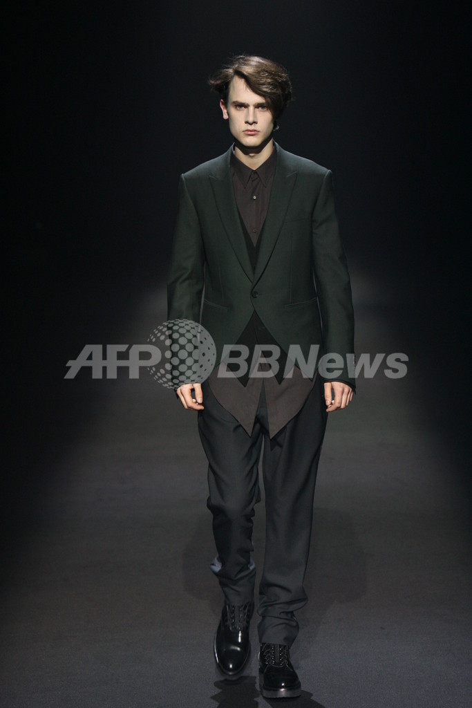 ＜09/10年秋冬東京・コレクション＞ラッド ミュージシャン、新作を発表