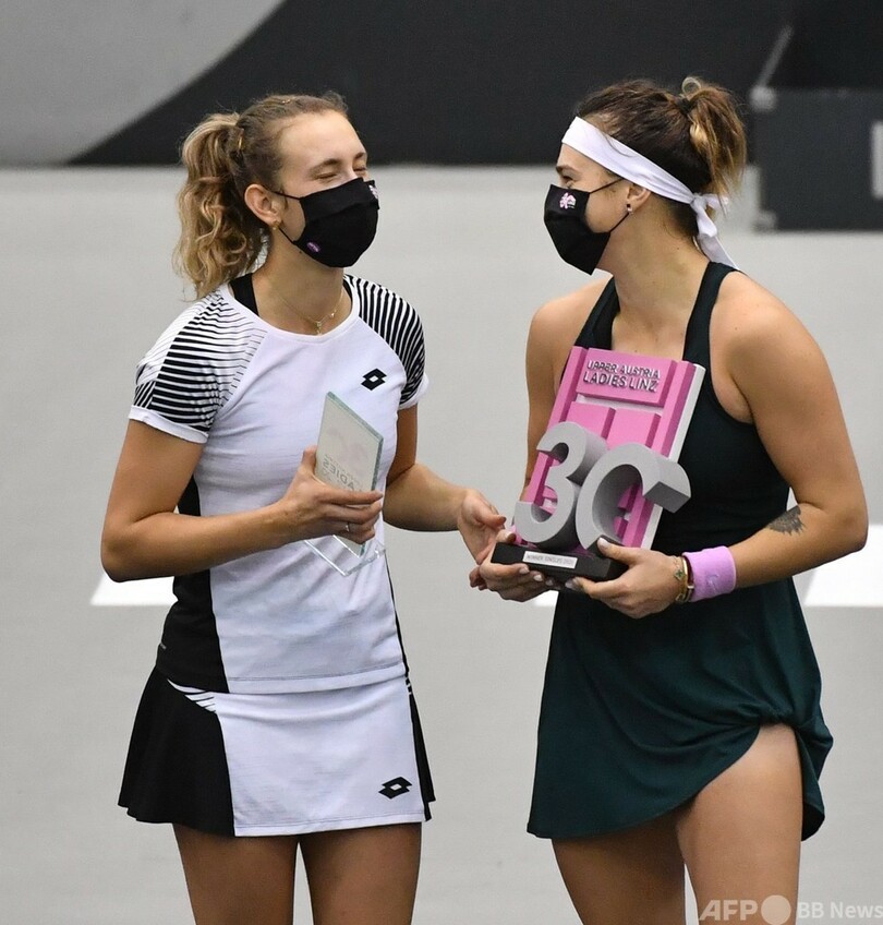 サバレンカがシーズン最終戦制覇、ダブルス相棒に勝利