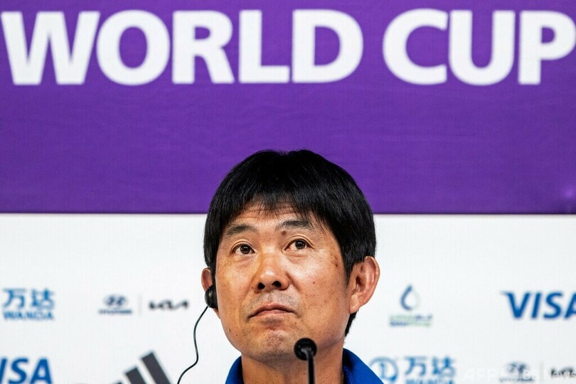 日本代表がスペイン戦へ調整、小野伸二の姿も カタールW杯