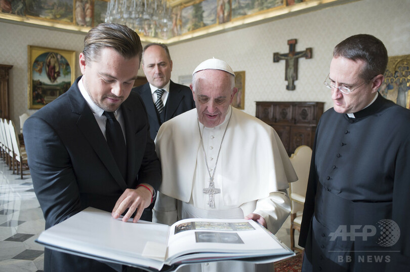 ディカプリオさん、ローマ法王に謁見 環境保護で情熱共有
