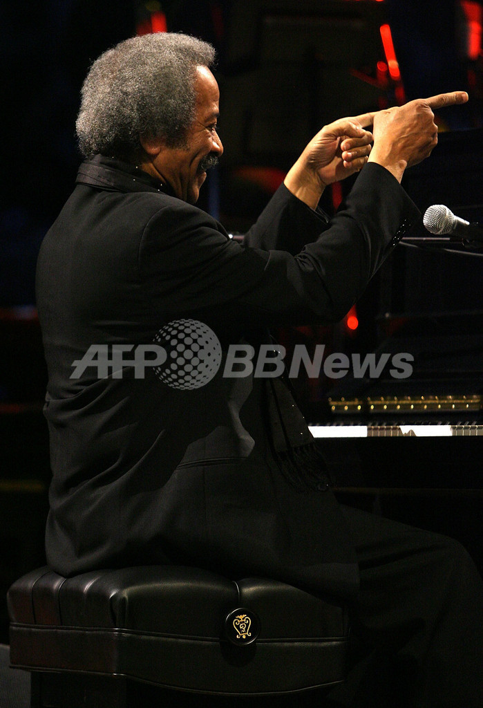 第57回・NBA・オールスター・ゲーム2008 ハーフタイムショーにハリー・コニック・ジュニア登場