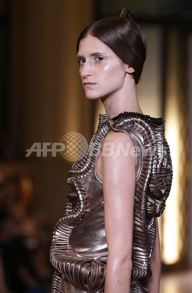 ＜12/13年秋冬パリ・オートクチュール＞イリス・ヴァン・ヘルペン