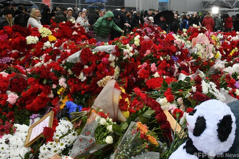 モスクワ襲撃に衝撃と悲しみ ウクライナ関与説に市民は半信半疑